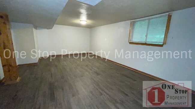 Building Photo - 2 Bedroom, 2 Bathroom Duplex in Raytown, MO