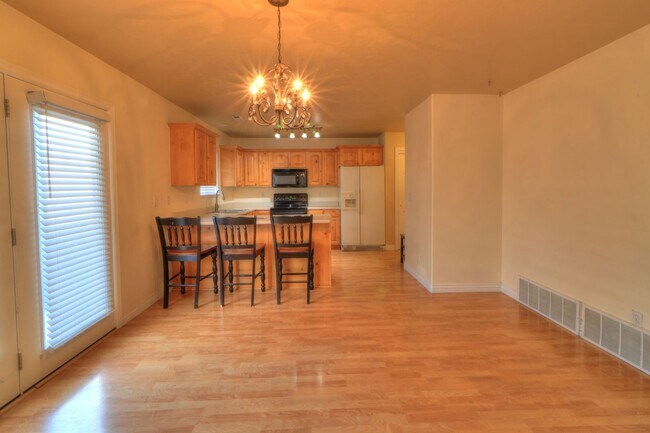 Building Photo - Corner lot with easy access to American Fork and Lehi