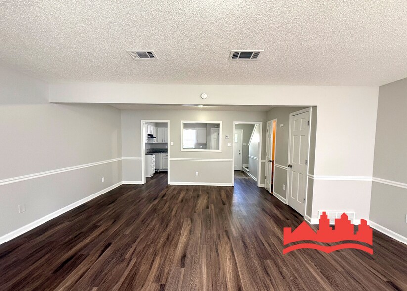Building Photo - Charming and Updated 2-Bedroom Home for Rent!