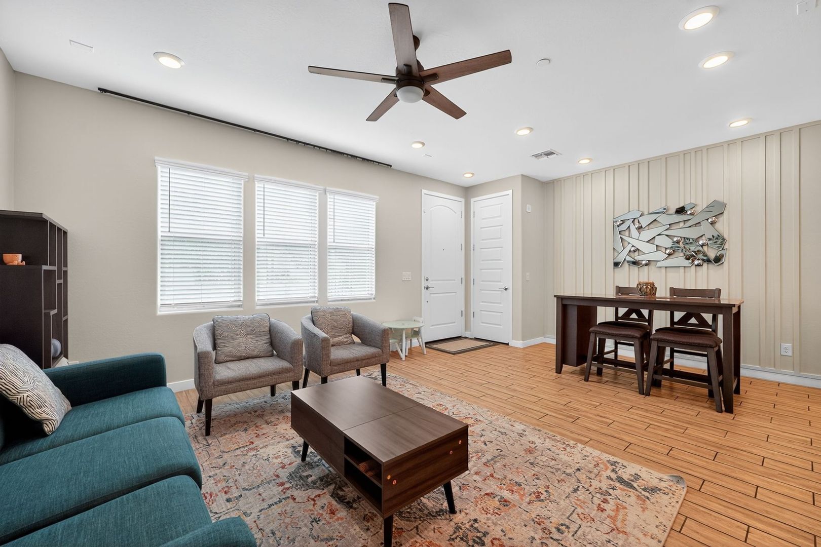 Building Photo - 4077 S Sabrina Dr