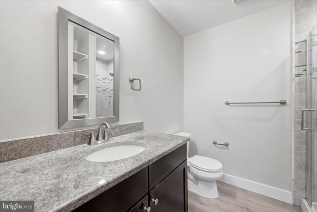 Building Photo - 443 Millwood Ave