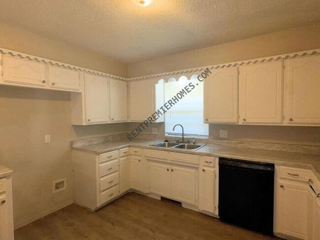 Building Photo - 11629 Kings Cir