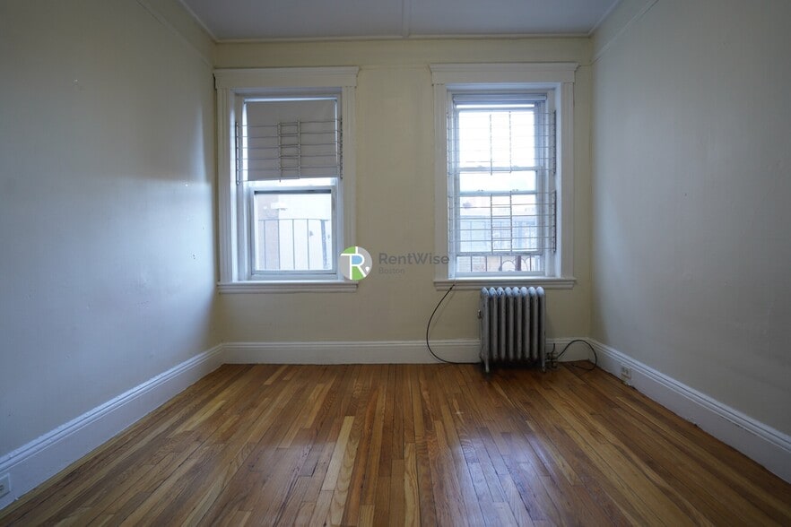 Building Photo - 1185 Boylston St
