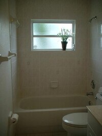 Building Photo - 1512 SE 20th St