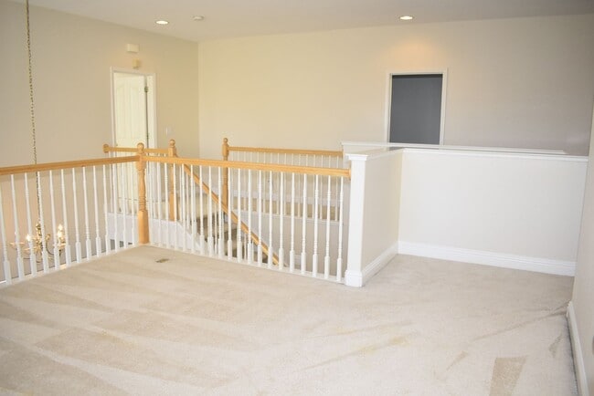 Building Photo - 630 Rogers Cir