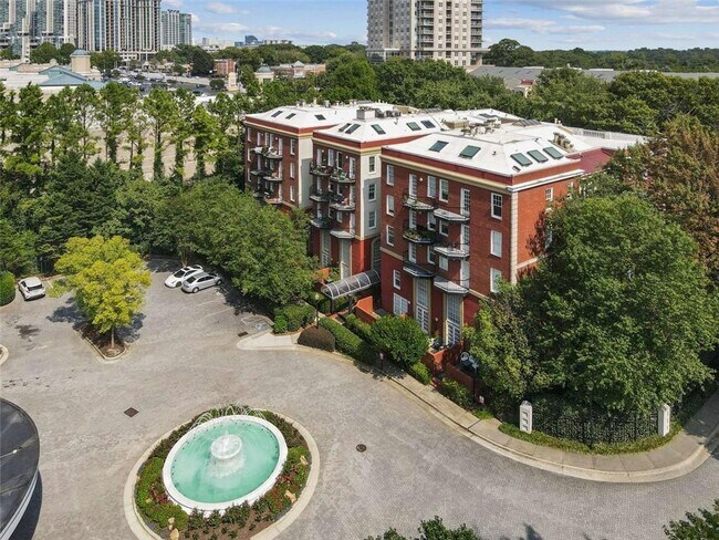 Building Photo - 2840 Peachtree Rd NW
