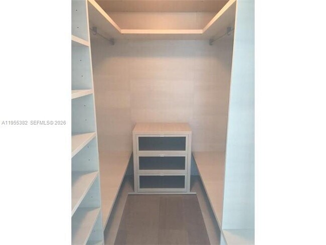 Building Photo - 68 SE 6th St