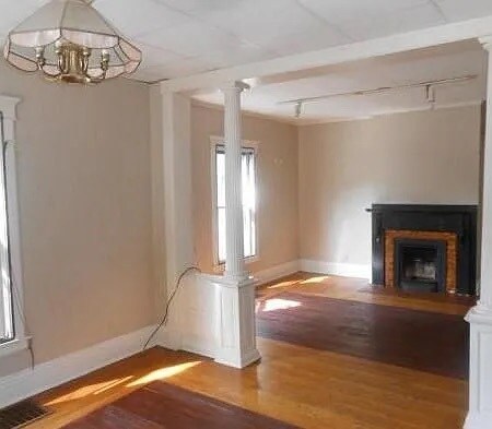 Building Photo - 710 S Park St