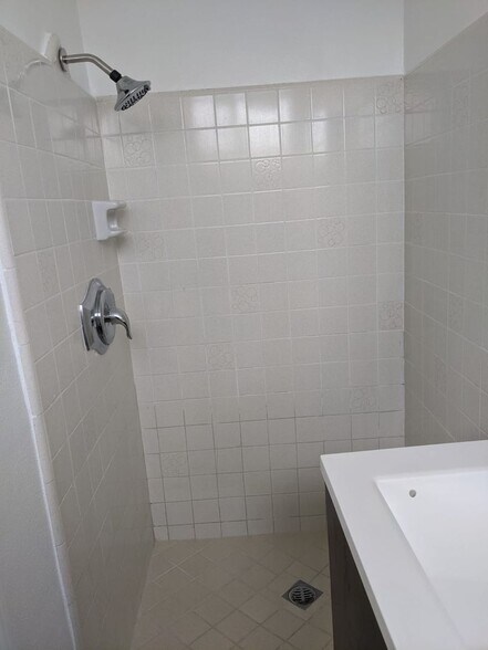 Bathroom - 8843 Alcott St
