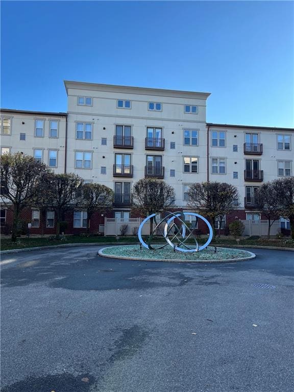 Building Photo - 1000 Providence Pl