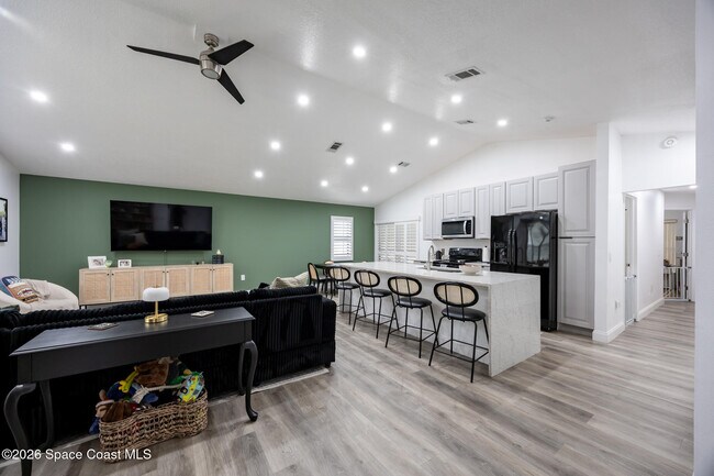 Building Photo - 6655 Corto Rd