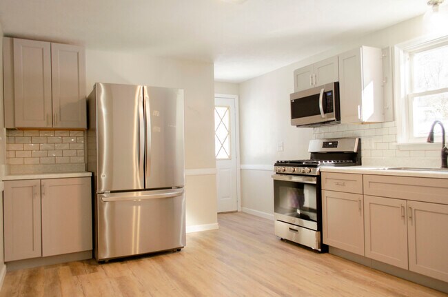 Building Photo - 110 Range Hill Dr