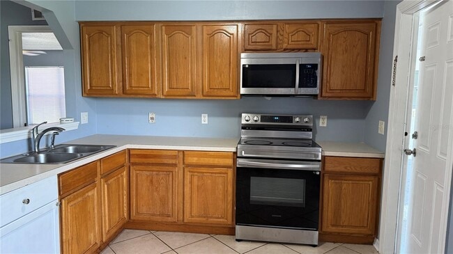 Building Photo - 404 Spike Ct