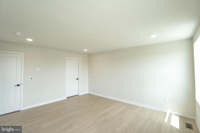 Building Photo - 332 Aspen Wy