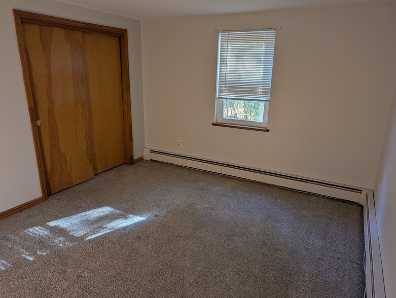 Bedroom 1 - 33 Garden Rd