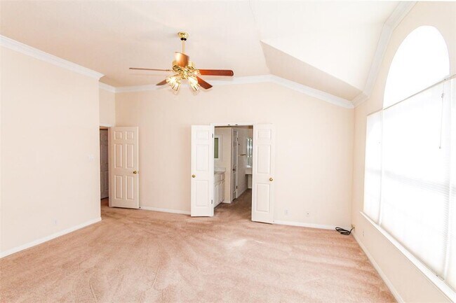 Building Photo - 5921 Back Bay Ln