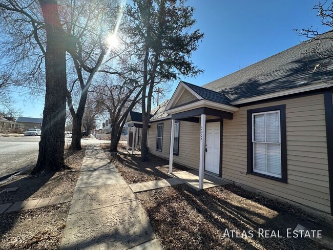 Building Photo - Charming Home In Old Colorado!