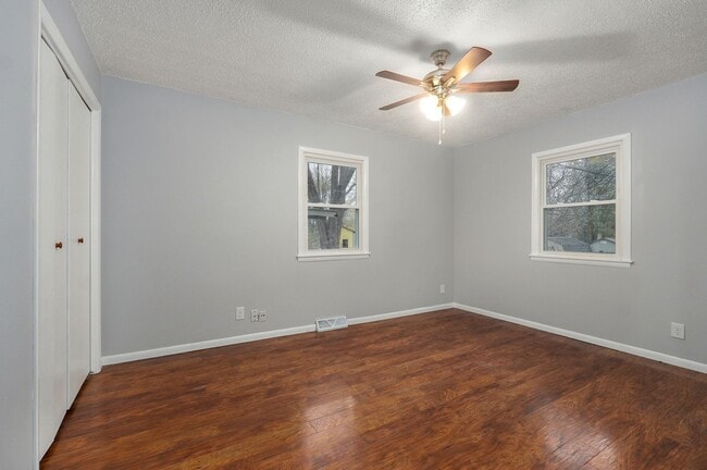 Building Photo - Newly Updated Home!