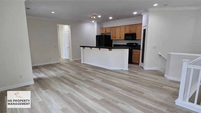 Building Photo - 425 S Meadowbrook Dr