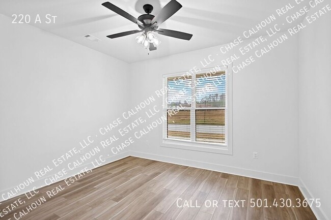 Building Photo - 220 A St