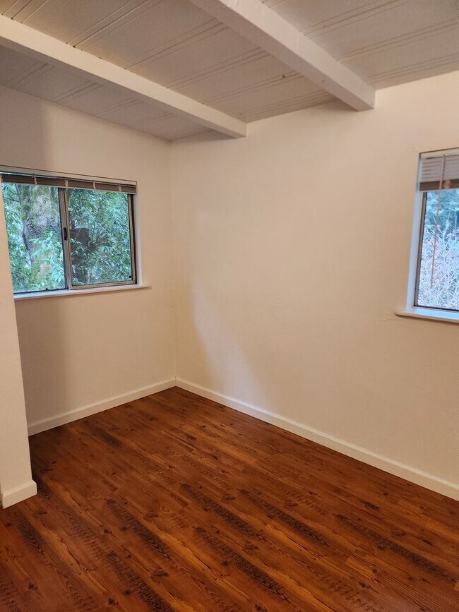 Building Photo - 11075 Dell Ave