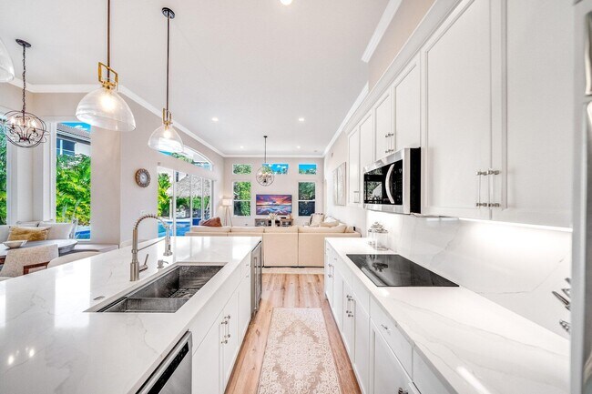 Building Photo - 6020 Walnut Hill Dr
