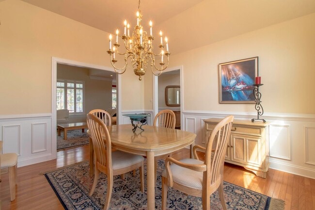 Building Photo - SHORT TERM - FURNISHED OR UNFURNISHED - SINGLE FAMILY - RBYCC