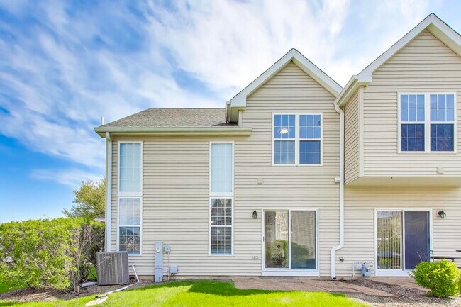 Building Photo - 2219 Rossiter Pkwy