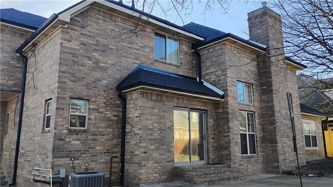 Building Photo - 3909 NE Kensington Ave