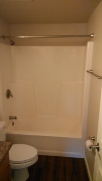 Building Photo - 1027 Riverside Dr