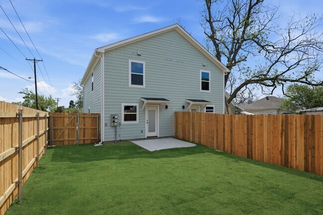 Building Photo - Brand New, Modern, and Ready for You in Temple, TX!