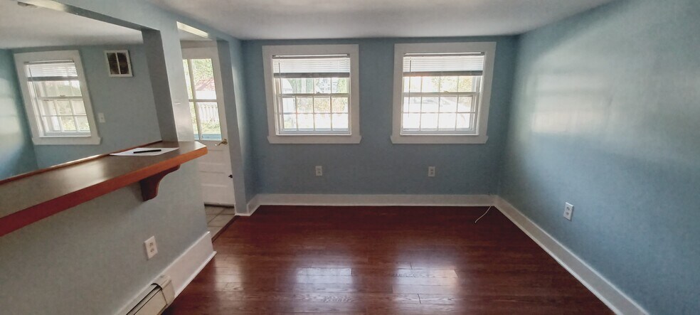 Building Photo - 2729 Cranberry Hwy