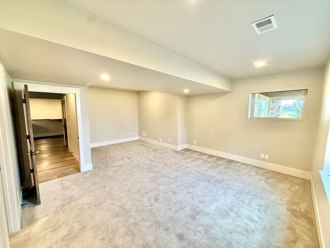 Building Photo - 2387 Harding Pk Ct