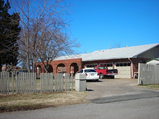 Building Photo - Bella Vista Village