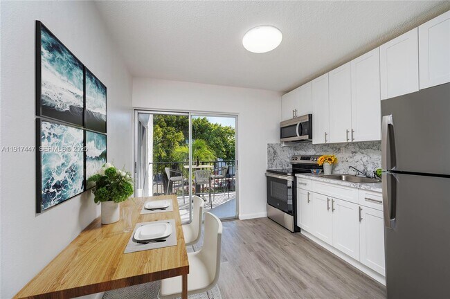 Building Photo - 2463 Coral Wy