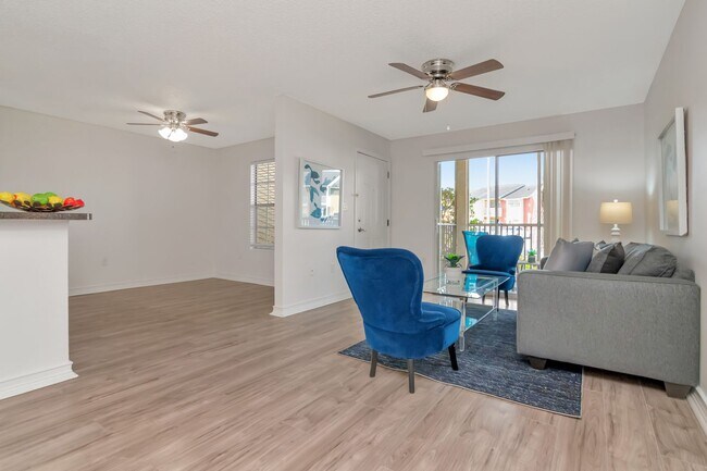 Building Photo - Ground Floor 1 BR + Den in Brandon with Resort Amenities