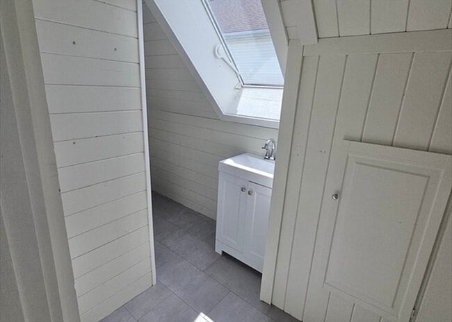 Building Photo - 42 Grampian Way