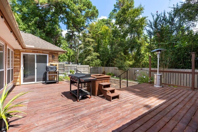 Building Photo - 6004 Hunnington Dr