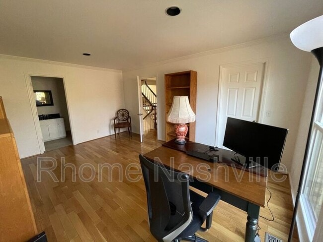 Building Photo - 401 Bowling Ave