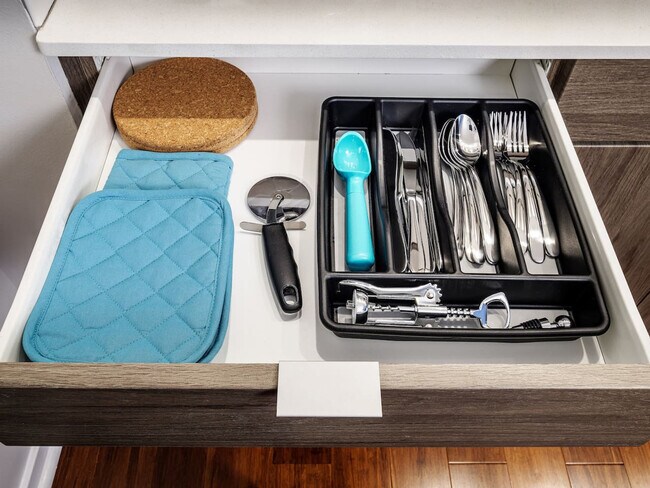 Building Photo - 219 Vine St