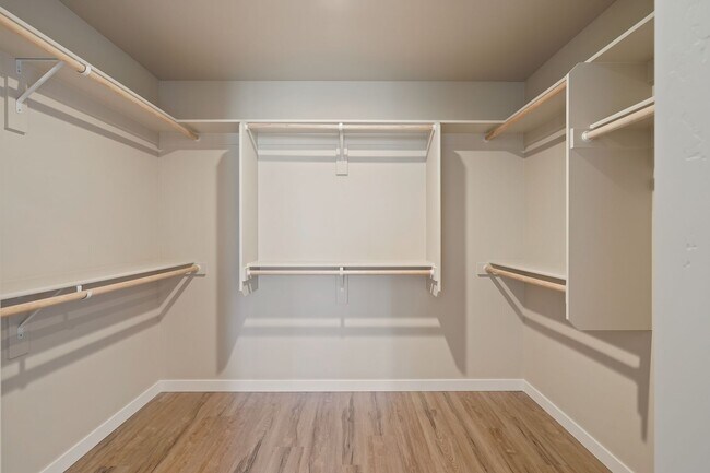 Building Photo - 839 NW 18th Ct