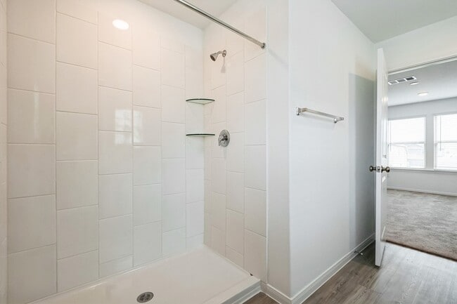 Building Photo - 16523 Pine Arrow Dr