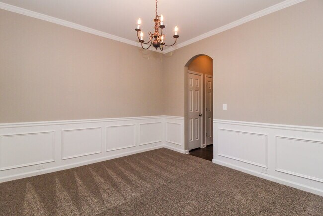 Building Photo - 5005 Amethyst Dr