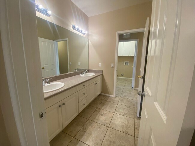 Building Photo - Single Story in Greer Ranch