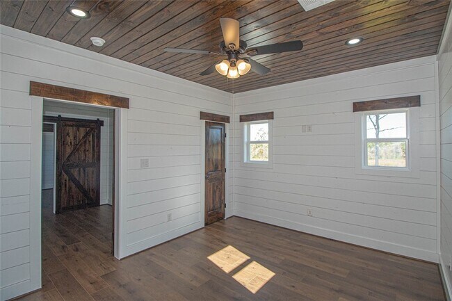 Building Photo - 1275 Castlewood Rd
