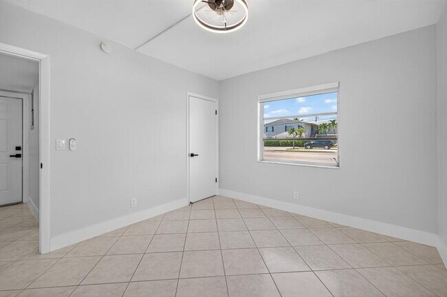 Building Photo - 510 SW 15th St