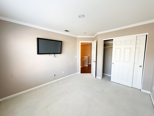 Building Photo - 3569 Langdon Common