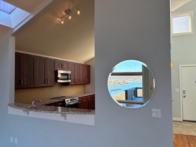 Building Photo - 1040 Hatch St