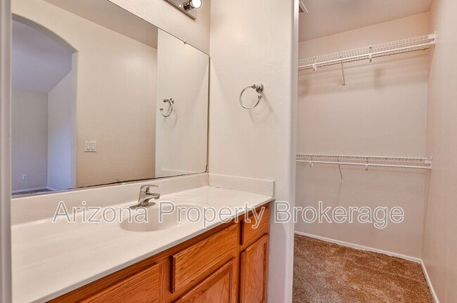 Building Photo - 16011 W Kendall St