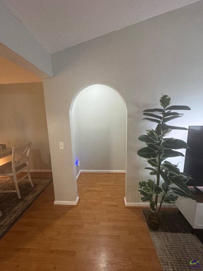 Building Photo - 113 Faybrook Dr